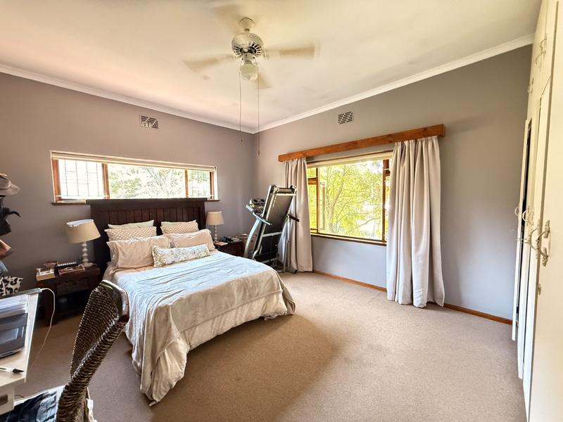 5 Bedroom Property for Sale in Bergzicht Western Cape